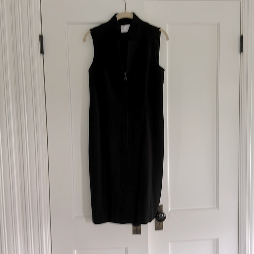 Akris Punto fitted sleeveless dress, knee length